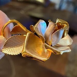 Vintage 22ct gold plate Cerrito rosette rose brooch 1980s, 3-D shape L@@K